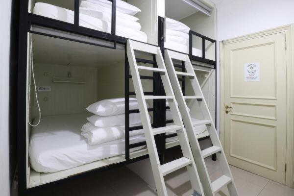 Homiestay Джакарта Экстерьер фото